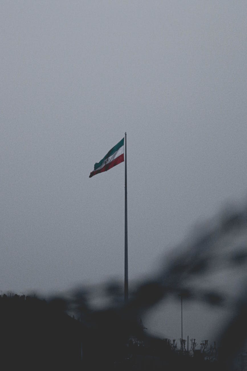 iran flag on flagpole
